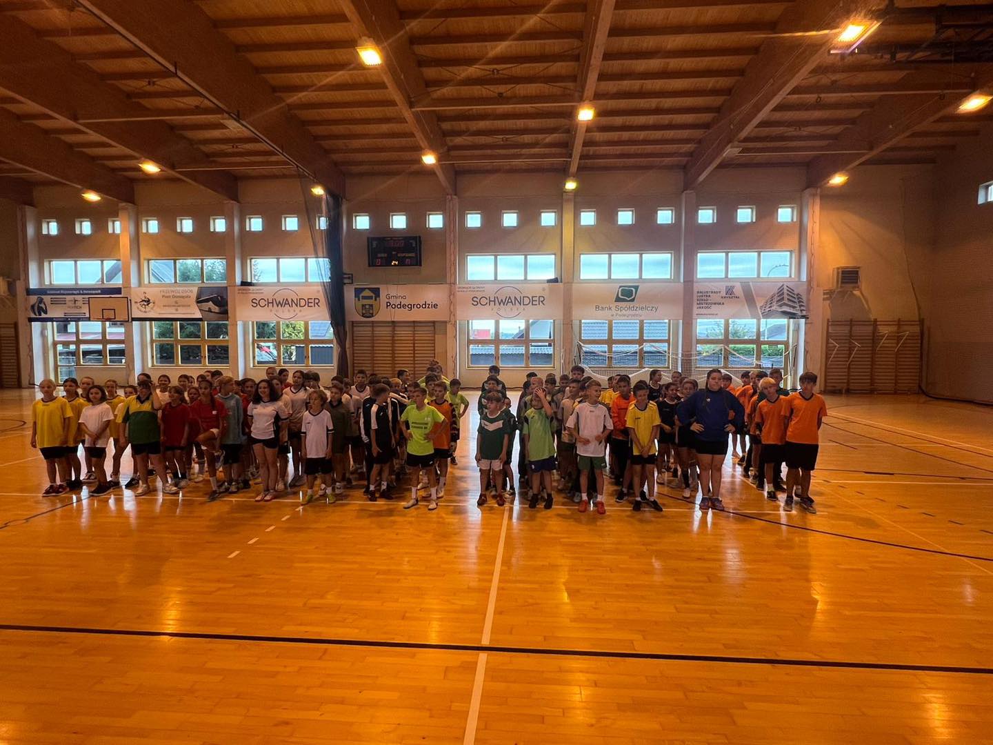 Gminne zawody w halowej piłce nożnej – sportowa rywalizacja i integracja