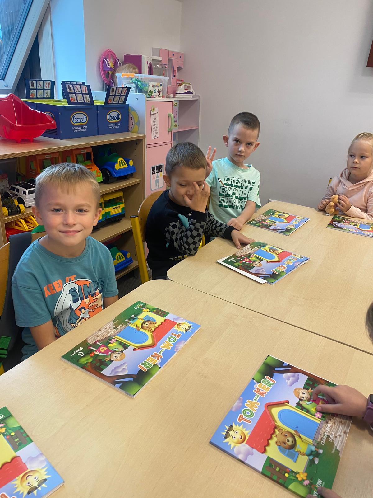 🎉✨ Zajęcia w ramach projektu „Let’s play! Dwujęzyczne przedszkolaki w Gminie Podegrodzie” ✨🎉