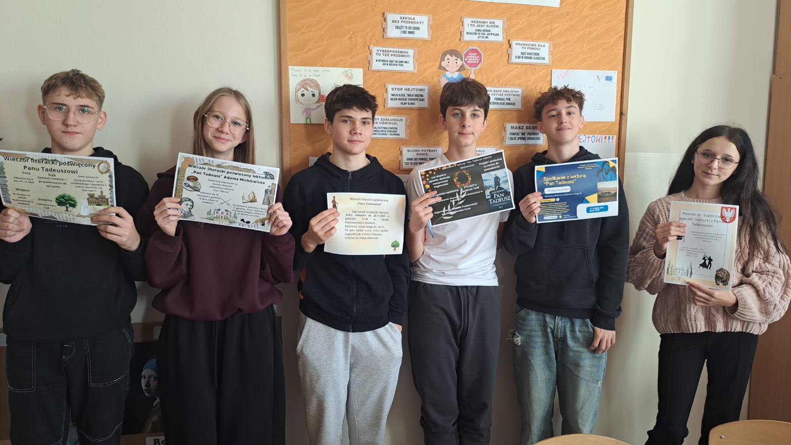 📚✨ Wieczór z „Panem Tadeuszem” – Plakaty pełne energii! ✨📚