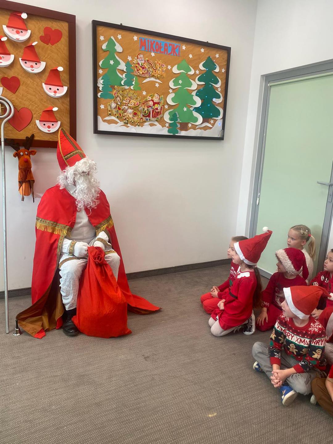 Wizyta Świętego Mikołaja w oddziale przedszkolnym