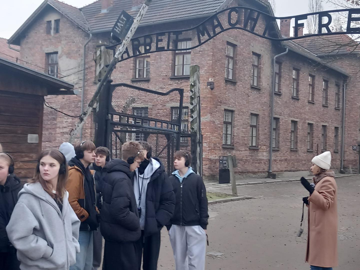 Wycieczka klasy VII – lekcja historii, pamięci i wartości