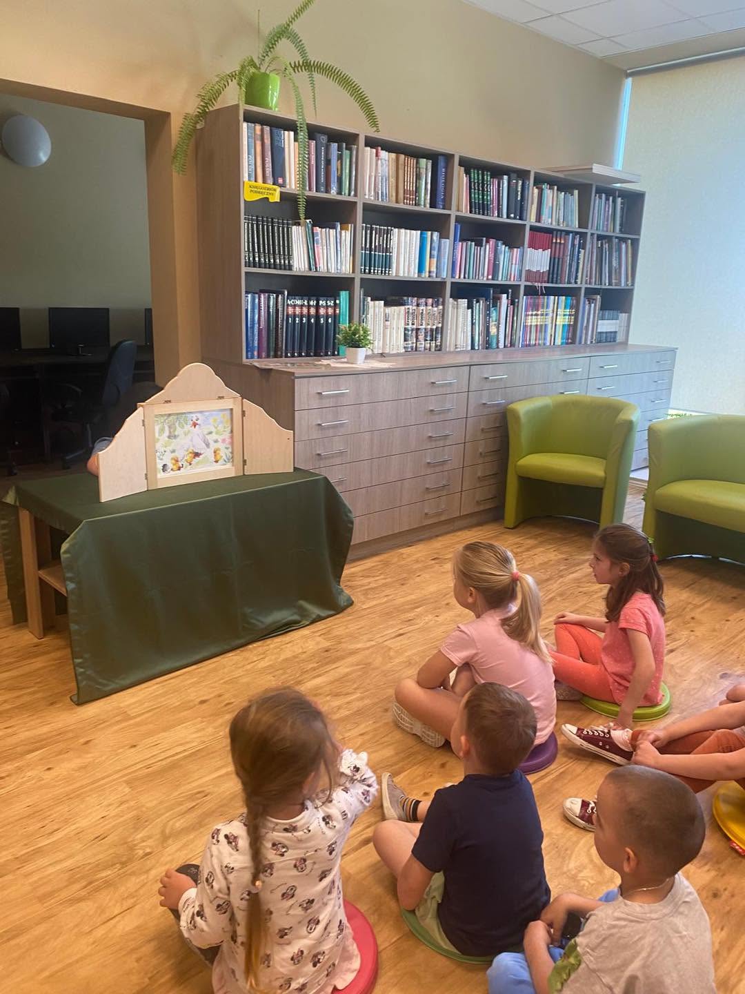 „Brzydkie Kaczątko” - lekcja biblioteczna