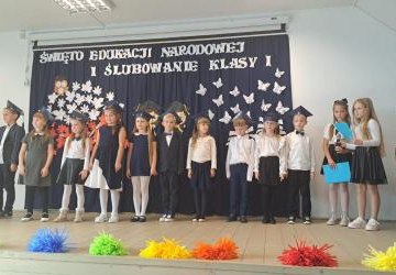 ŚWIĘTO EDUKACJI NARODOWEJ. ŚLUBOWANIE KLAS PIERWSZYCH